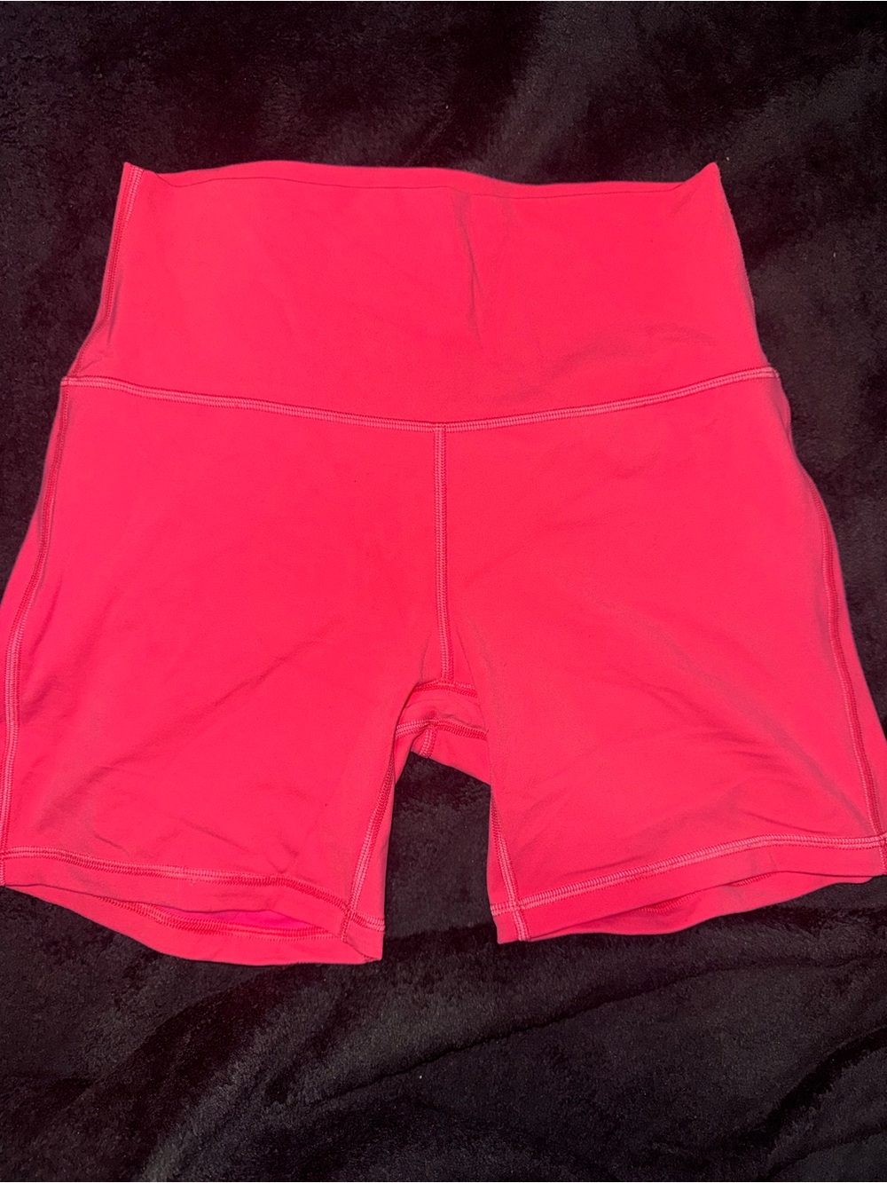 lululemon athletica High-Rise align 
Color lip gloss